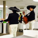 Permalink a Cose che vedi al CERN: menestrelli messicani Menestrelli messicani al Ristorante 1 del CERN