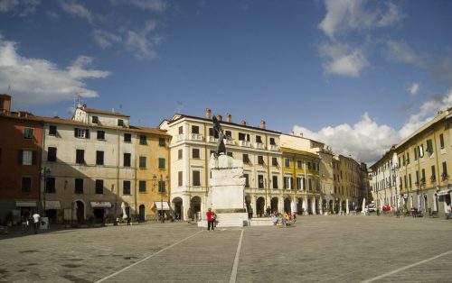 Sarzana. Foto di Groume, da Flickr.